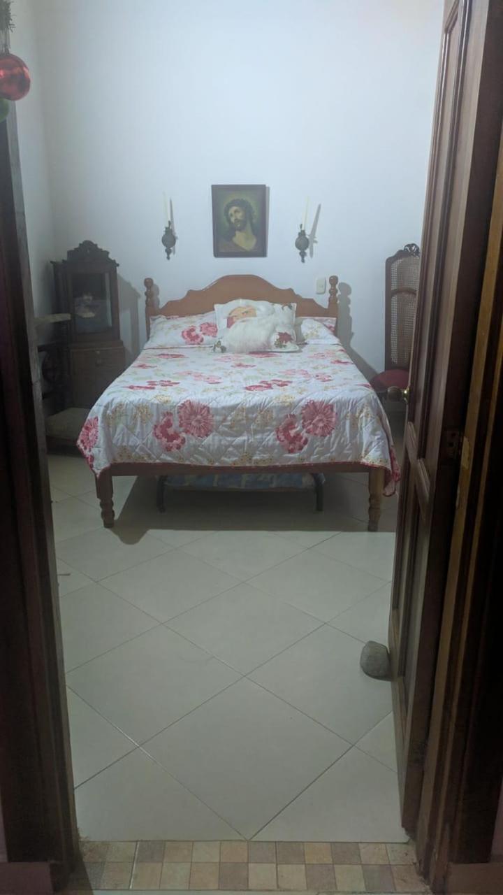 Hostal Famihotel Fundadores Jardin Bagian luar foto