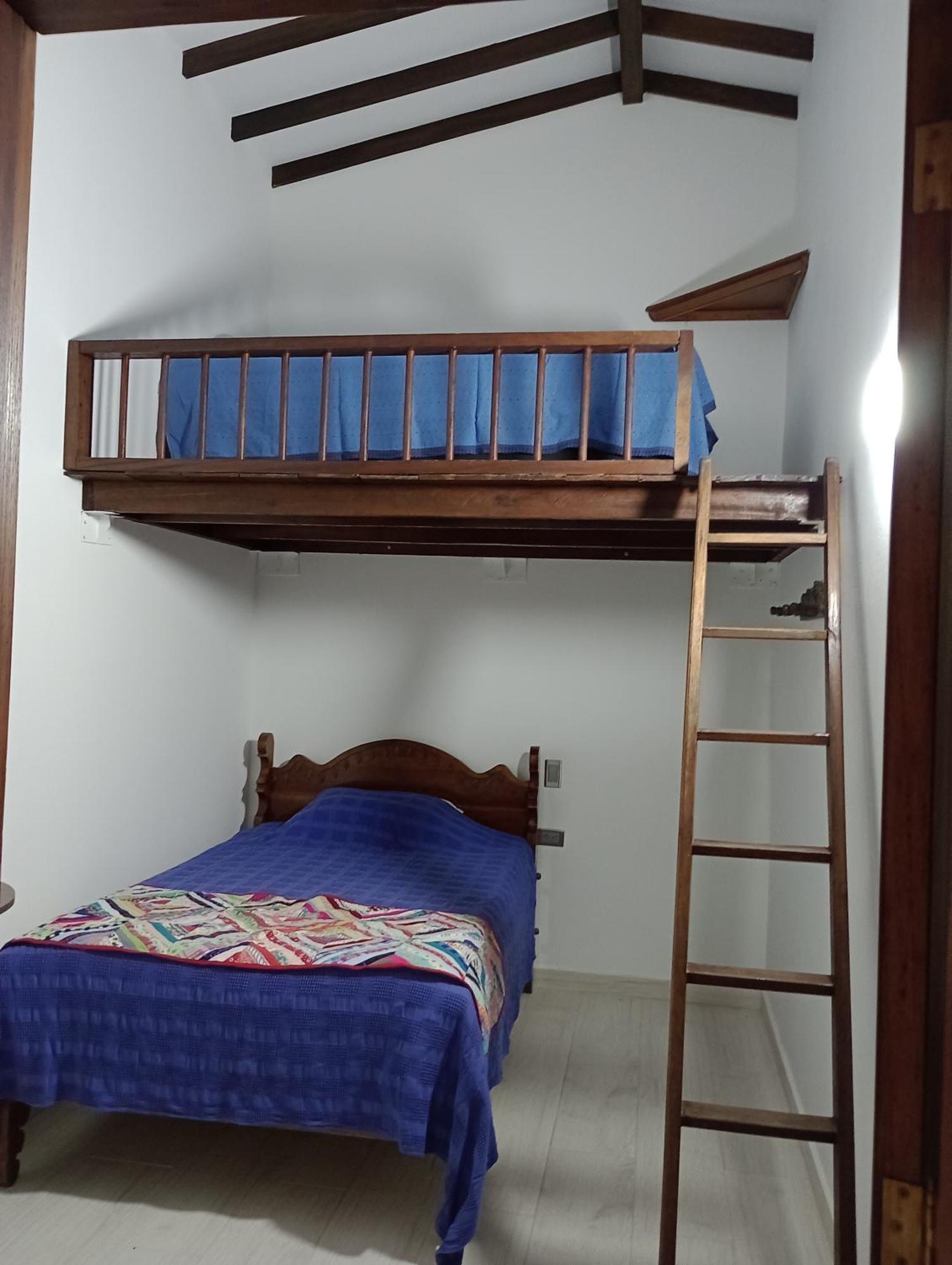 Hostal Famihotel Fundadores Jardin Bagian luar foto