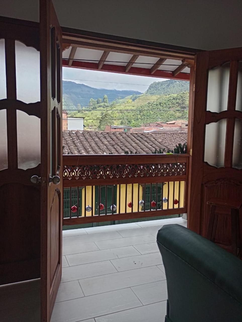 Hostal Famihotel Fundadores Jardin Bagian luar foto