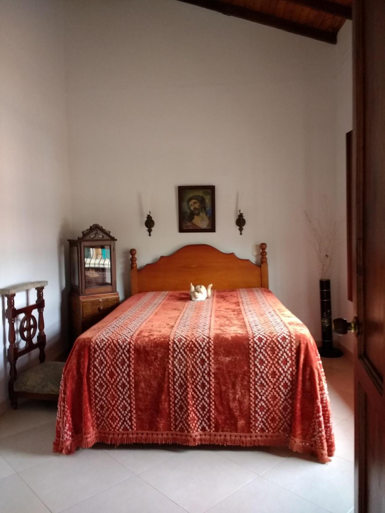 Hostal Famihotel Fundadores Jardin Bagian luar foto